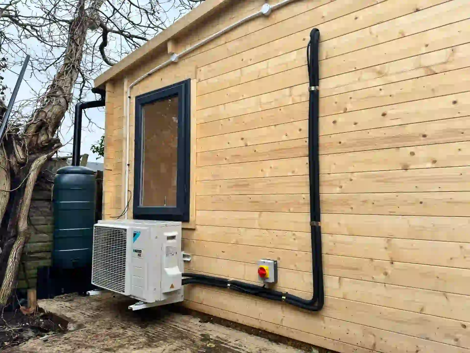 Residential air-conditioning installation by Senergy Cooling